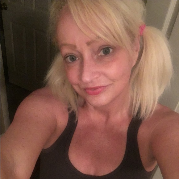 Meet your Posher, Brenda - Picture 3 of 3